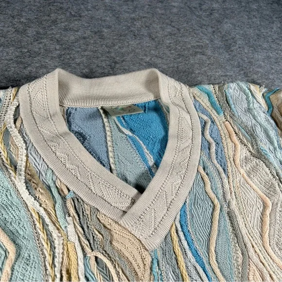 Vintage Coogi Sweater Mens Small Cream Blue 3D Knit Retro Biggie 90s V Neck Rare